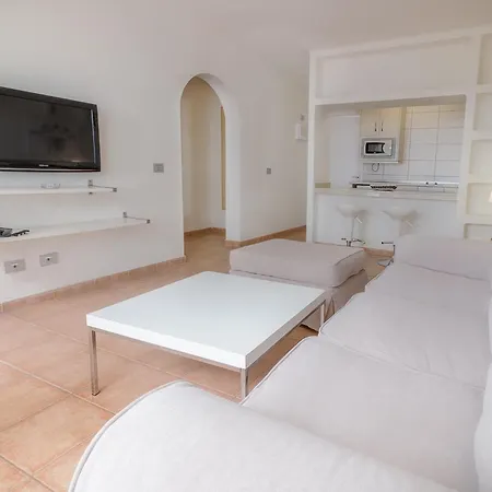 Livvo Gaviotas * 卡门港